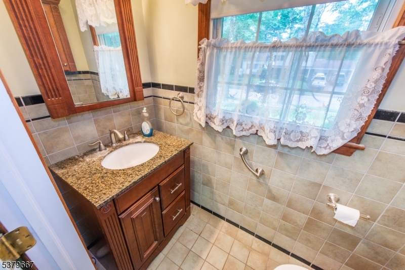 Parsippany-Troy Hills Twp., New Jersey, 07950, United States, 3 Bedrooms Bedrooms, ,4 BathroomsBathrooms,Residential,For Sale,1926193