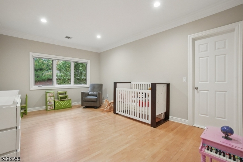 Millburn Twp., New Jersey, 07078, United States, 6 Bedrooms Bedrooms, ,7 BathroomsBathrooms,Residential,For Sale,1991831