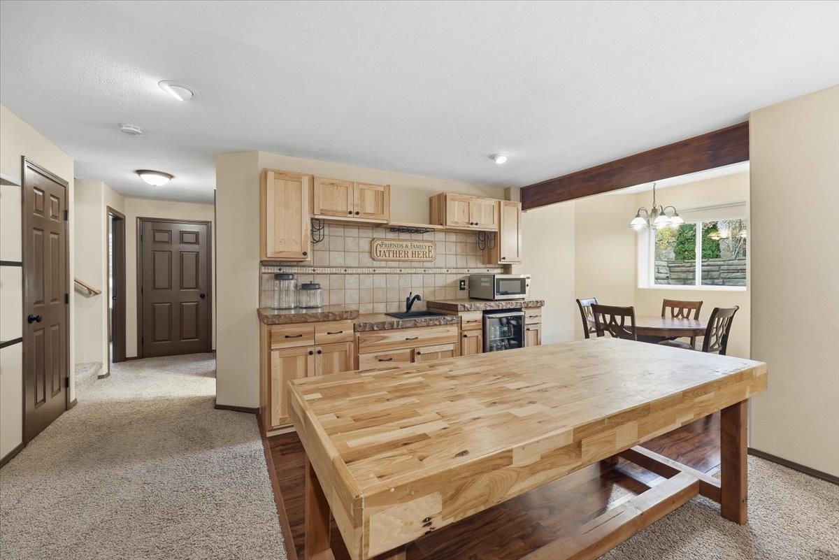 Greenacres, Washington, 99016, United States, 6 Bedrooms Bedrooms, ,3 BathroomsBathrooms,Residential,For Sale,1992048