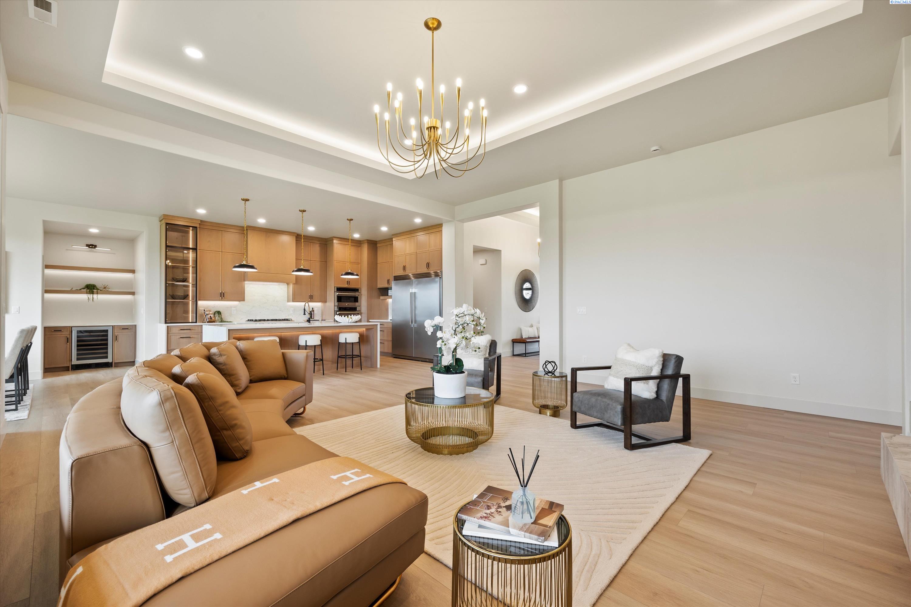 Kennewick, Washington, 99338, United States, 4 Bedrooms Bedrooms, ,4 BathroomsBathrooms,Residential,For Sale,1993366