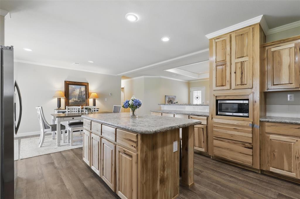 Weatherford, Texas, 76087, United States, 4 Bedrooms Bedrooms, ,3 BathroomsBathrooms,Residential,For Sale,1787575
