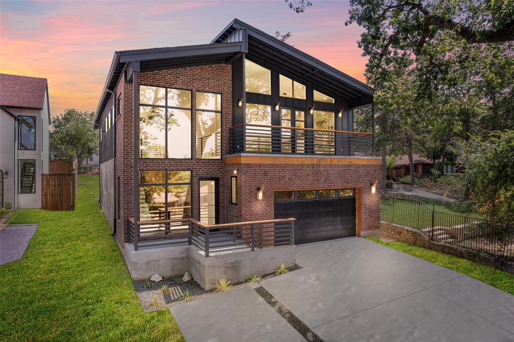 Dallas, Texas, 75211, United States, 4 Bedrooms Bedrooms, ,3 BathroomsBathrooms,Residential,For Sale,1978009