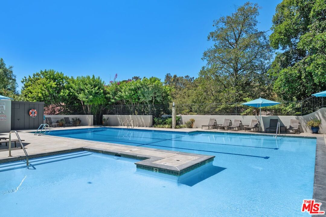 Los Angeles, California, 90077, United States, 3 Bedrooms Bedrooms, ,3 BathroomsBathrooms,Residential,For Sale,1933289