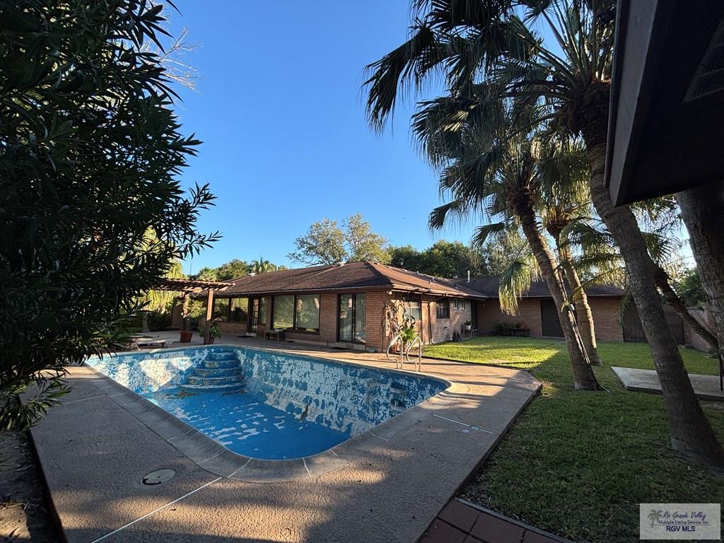 Brownsville, Texas, 78521, United States, 4 Bedrooms Bedrooms, ,4 BathroomsBathrooms,Residential,For Sale,1991275