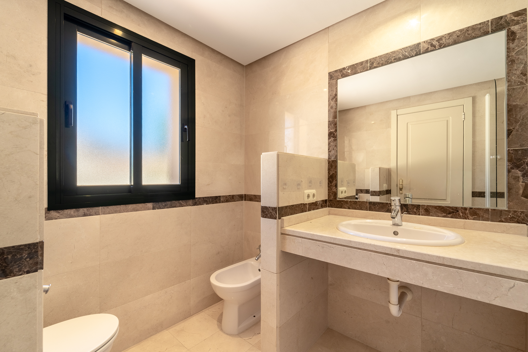  Newly refurbished penthouse with private rooftop terrace in Nueva Andalucía - 物件實景