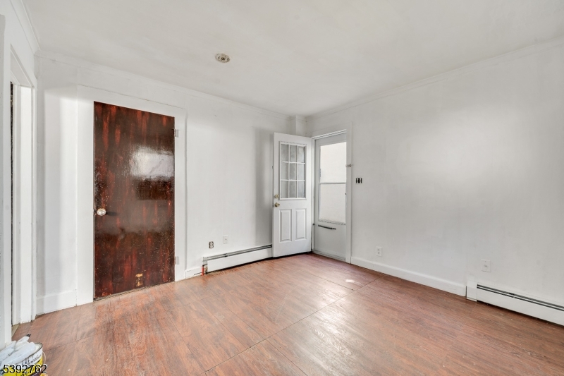 Rahway City, New Jersey, 07065, United States, 5 Bedrooms Bedrooms, ,2 BathroomsBathrooms,Residential,For Sale,1968734