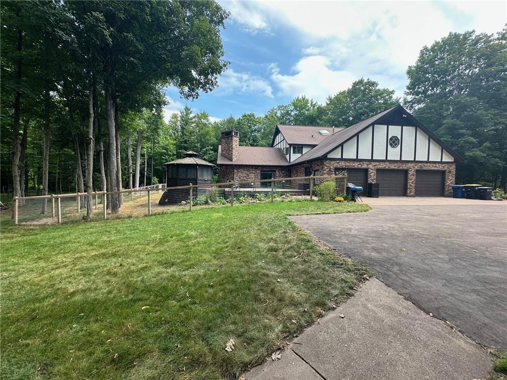 Ashland, Wisconsin, 54806, United States, 6 Bedrooms Bedrooms, ,4 BathroomsBathrooms,Residential,For Sale,1919856