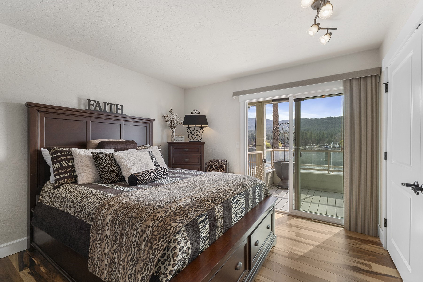  Spokane Riverfront Oasis - 物件實景