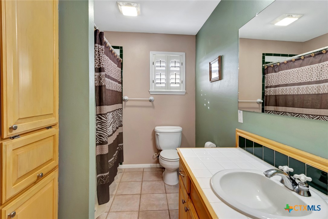 Victoria, Texas, 77904, United States, 3 Bedrooms Bedrooms, ,3 BathroomsBathrooms,Residential,For Sale,1989314