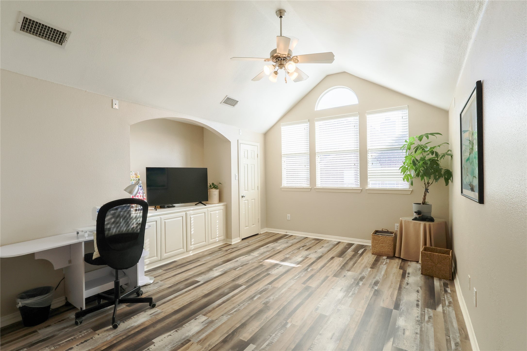 Frisco, Texas, 75036, United States, 5 Bedrooms Bedrooms, ,4 BathroomsBathrooms,Residential,For Sale,1982695