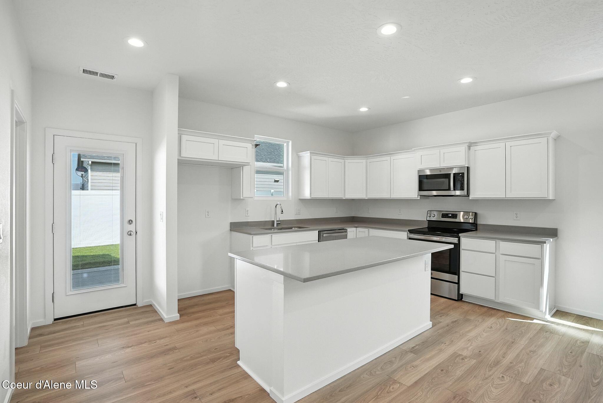 Post Falls, Idaho, 83854, United States, 3 Bedrooms Bedrooms, ,Residential,For Sale,1988567