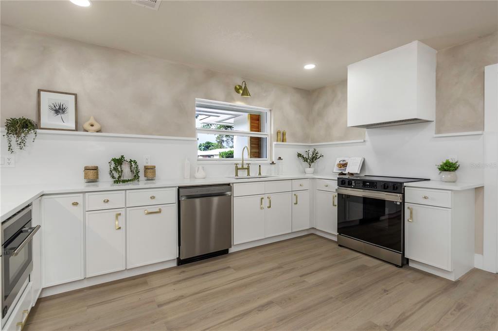 Belleair Bluffs, Florida, 33770, United States, 4 Bedrooms Bedrooms, ,3 BathroomsBathrooms,Residential,For Sale,1906119