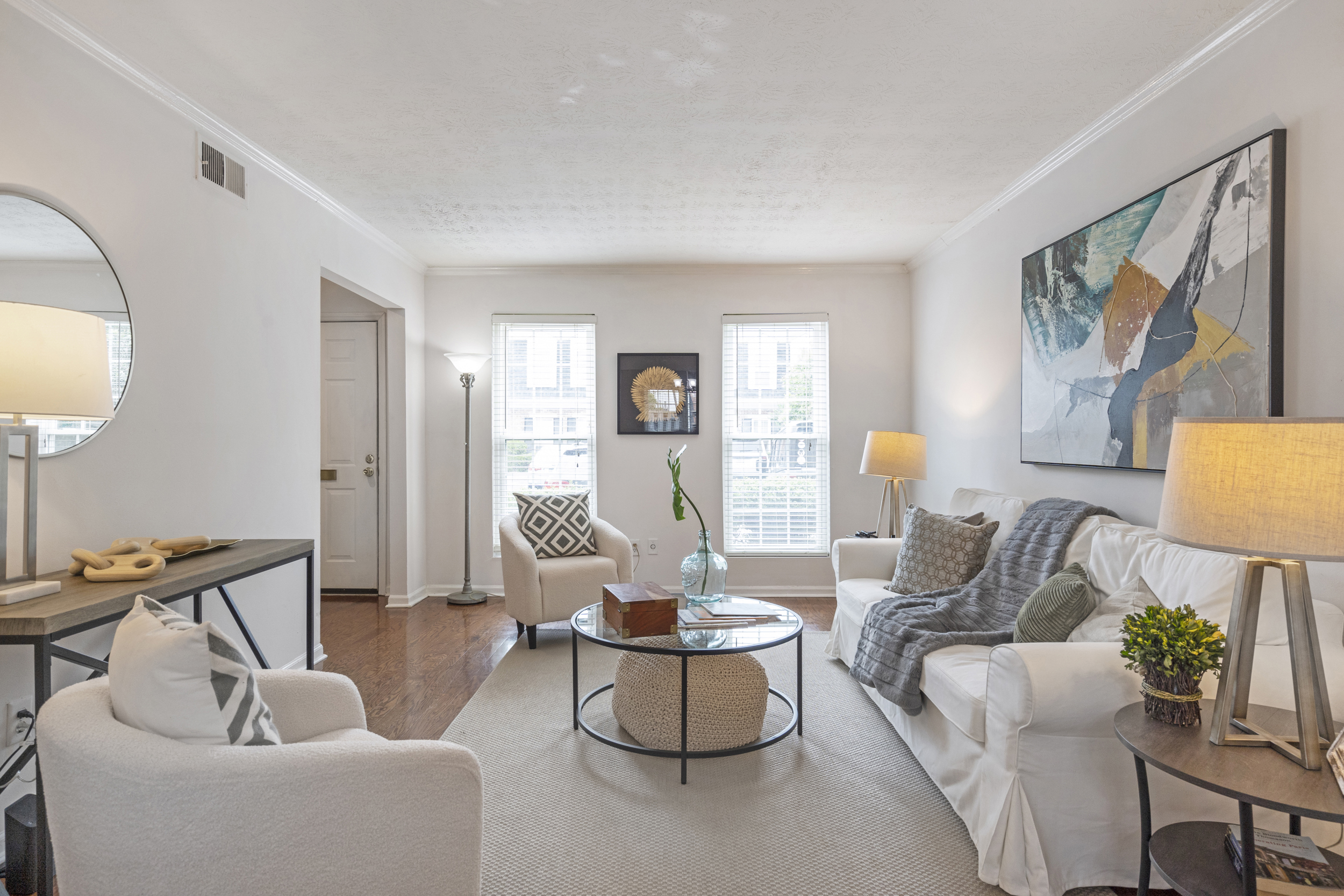  Bright, Stylish and Beautifully Updated Two Bedroom Townhome - 物件實景