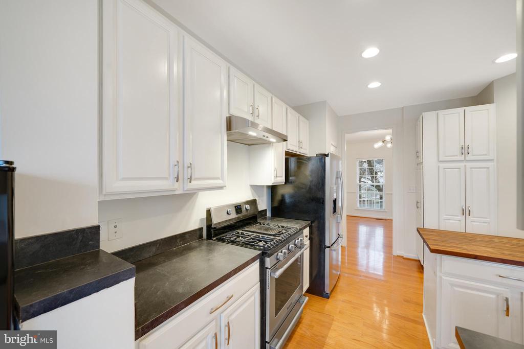 Milton, Delaware, 19968, United States, 4 Bedrooms Bedrooms, ,4 BathroomsBathrooms,Residential,For Sale,1999032