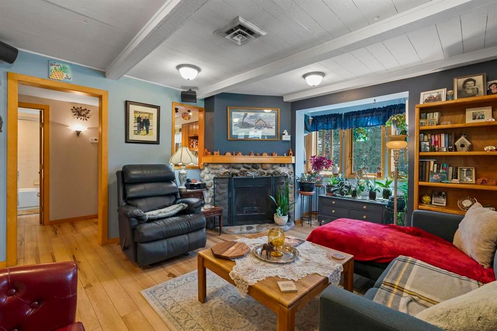 Durango, Colorado, 81301, United States, 3 Bedrooms Bedrooms, ,2 BathroomsBathrooms,Residential,For Sale,1794547