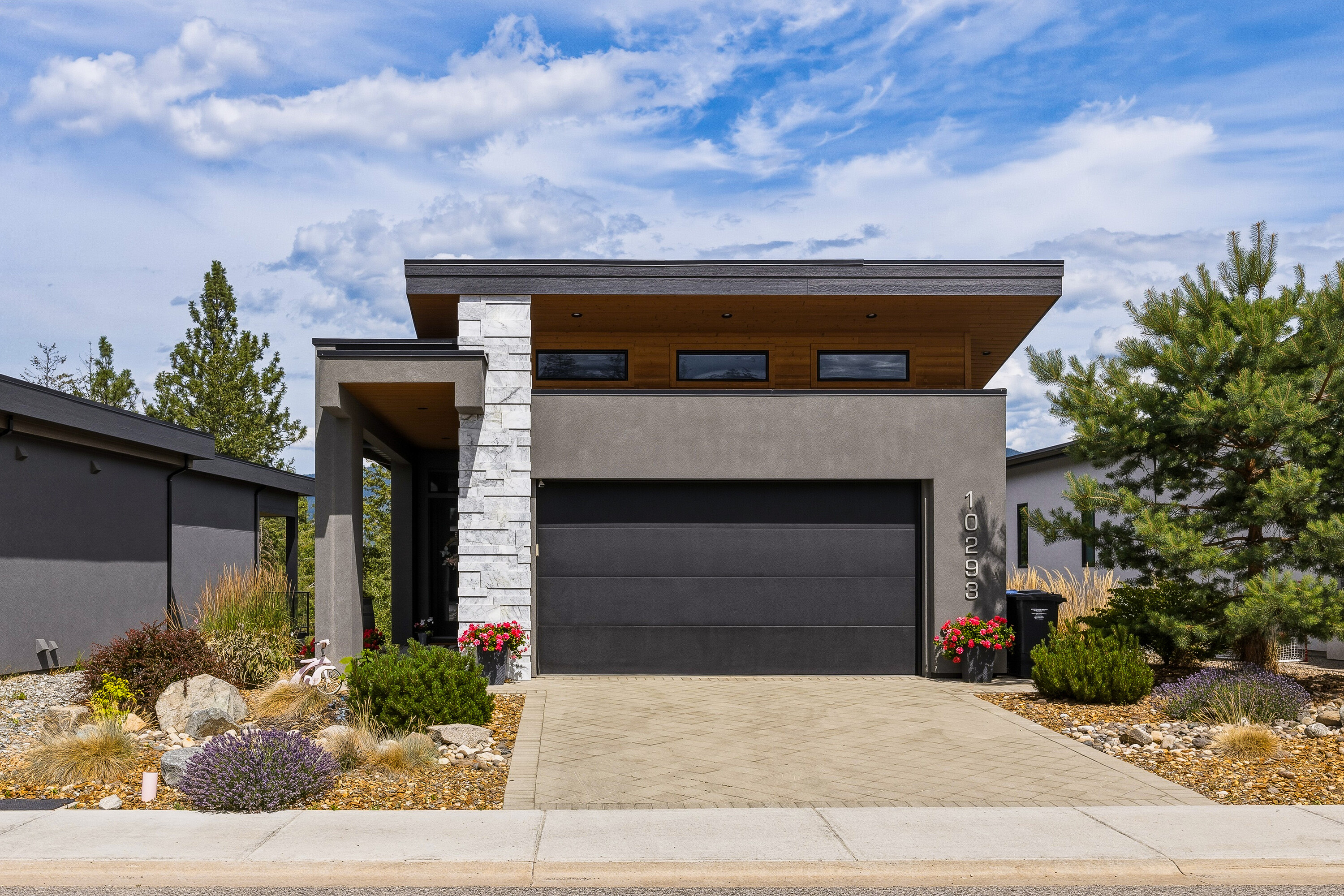  Walkout Rancher in Lakestone - 物件實景