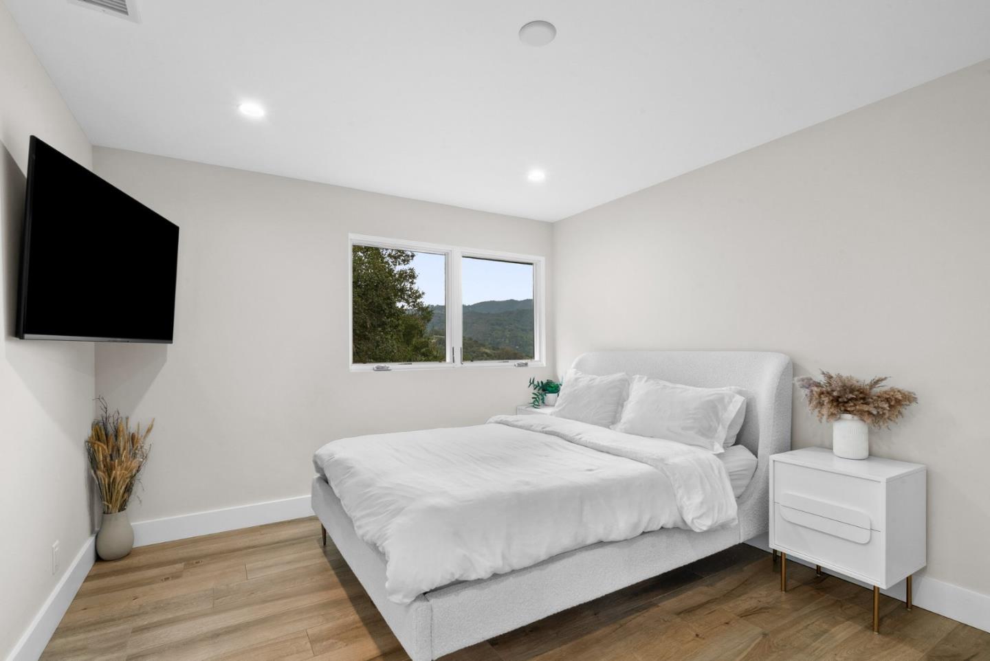 Los Gatos, California, 95030, United States, 5 Bedrooms Bedrooms, ,6 BathroomsBathrooms,Residential,For Sale,1997013