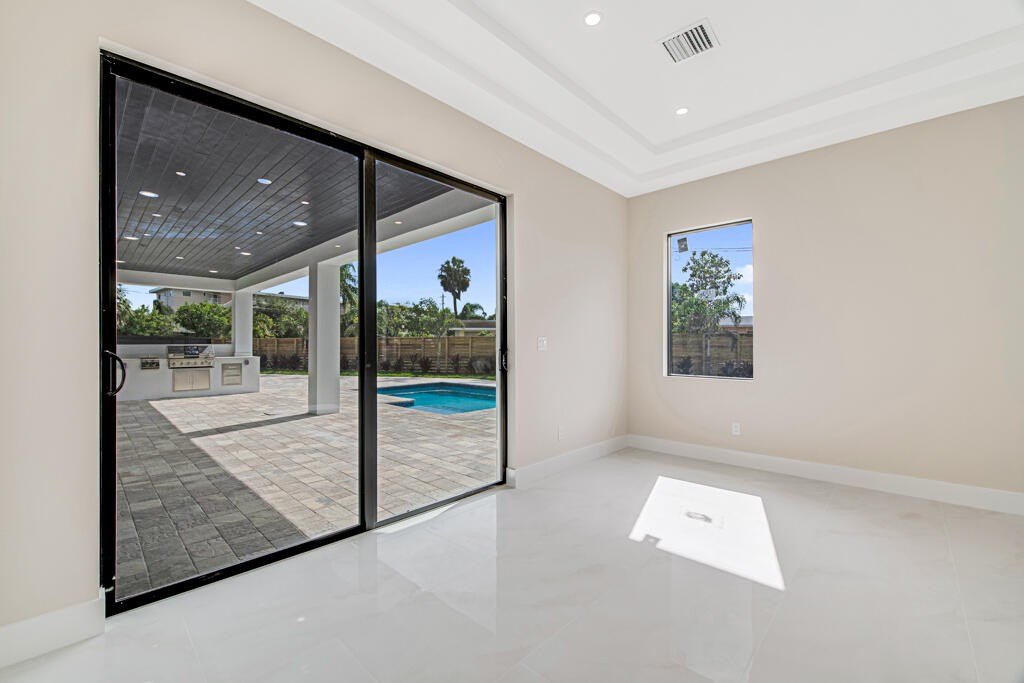 Palm Springs, Florida, 33461, United States, 4 Bedrooms Bedrooms, ,5 BathroomsBathrooms,Residential,For Sale,1835597