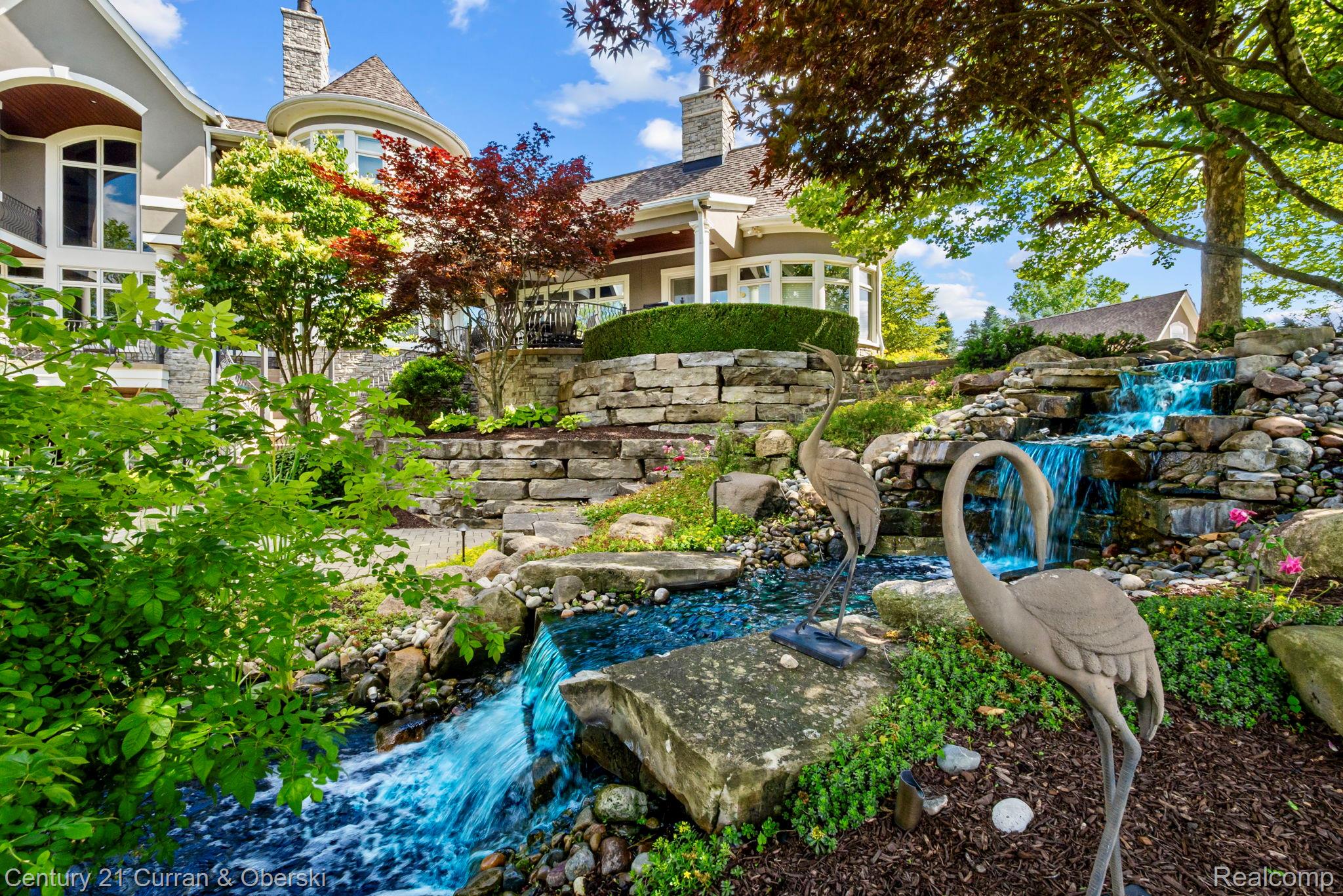 South Lyon, Michigan, 48178, United States, 6 Bedrooms Bedrooms, ,8 BathroomsBathrooms,Residential,For Sale,1914337