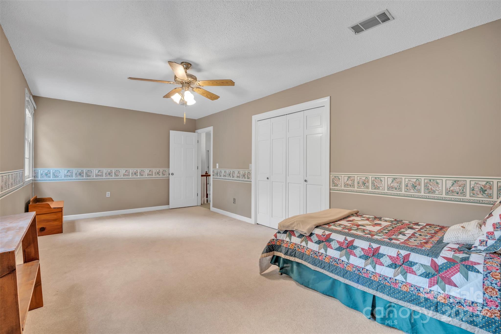 Hickory, North Carolina, 28601, United States, 5 Bedrooms Bedrooms, ,5 BathroomsBathrooms,Residential,For Sale,1941000