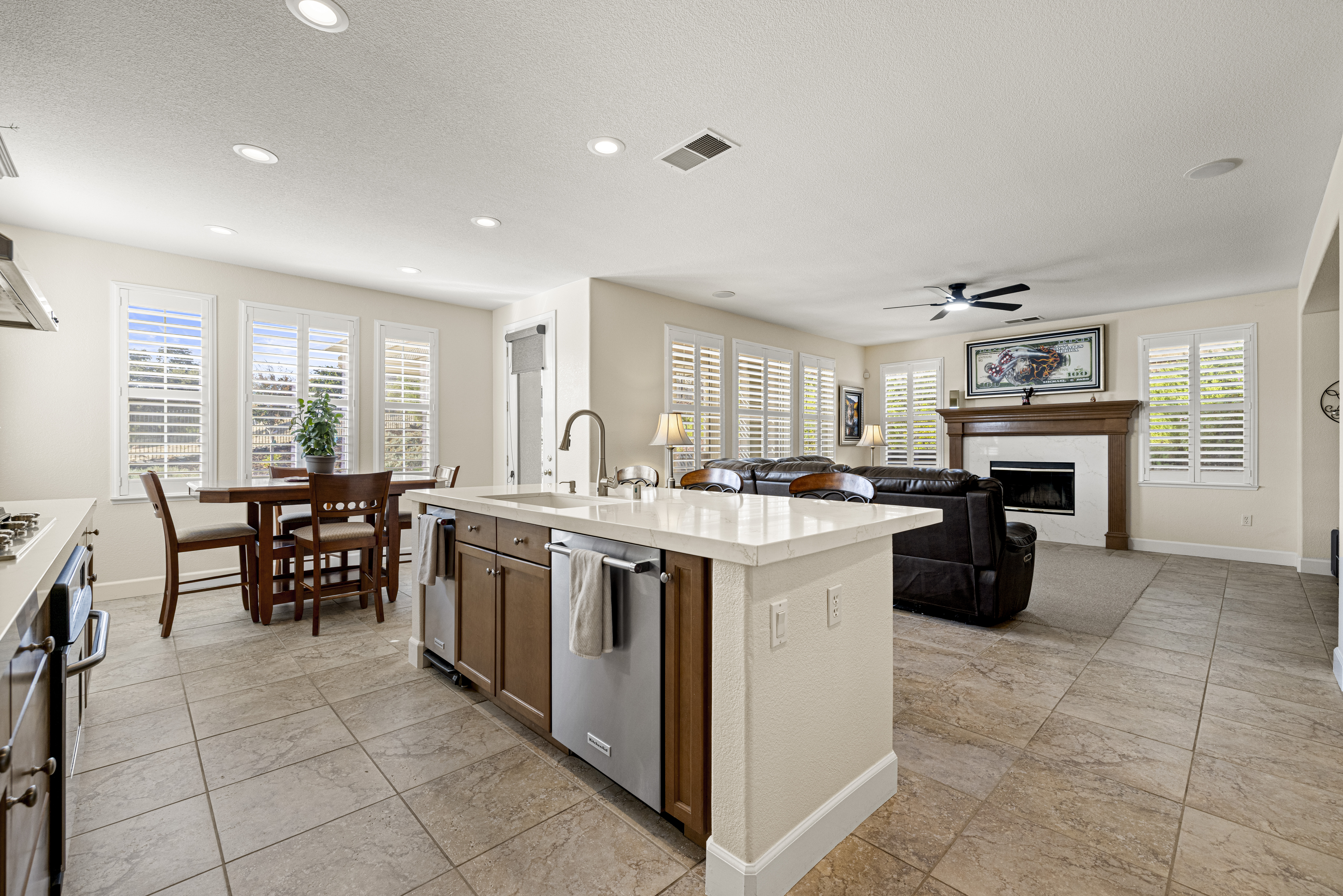  9010 Hearst Place, El Dorado Hills, CA 95762 - 物件實景
