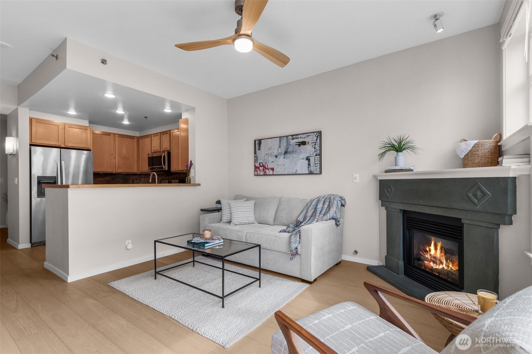 Seattle, Washington, 98121, United States, 1 Bedroom Bedrooms, ,1 BathroomBathrooms,Residential,For Sale,1896299