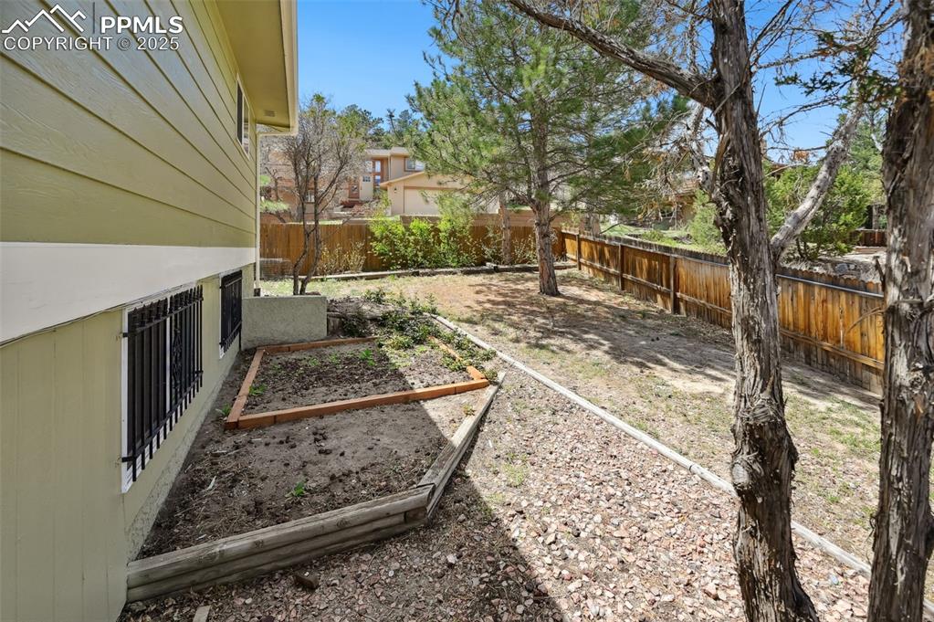 Colorado Springs, Colorado, 80919, United States, 3 Bedrooms Bedrooms, ,2 BathroomsBathrooms,Residential,For Sale,1793578