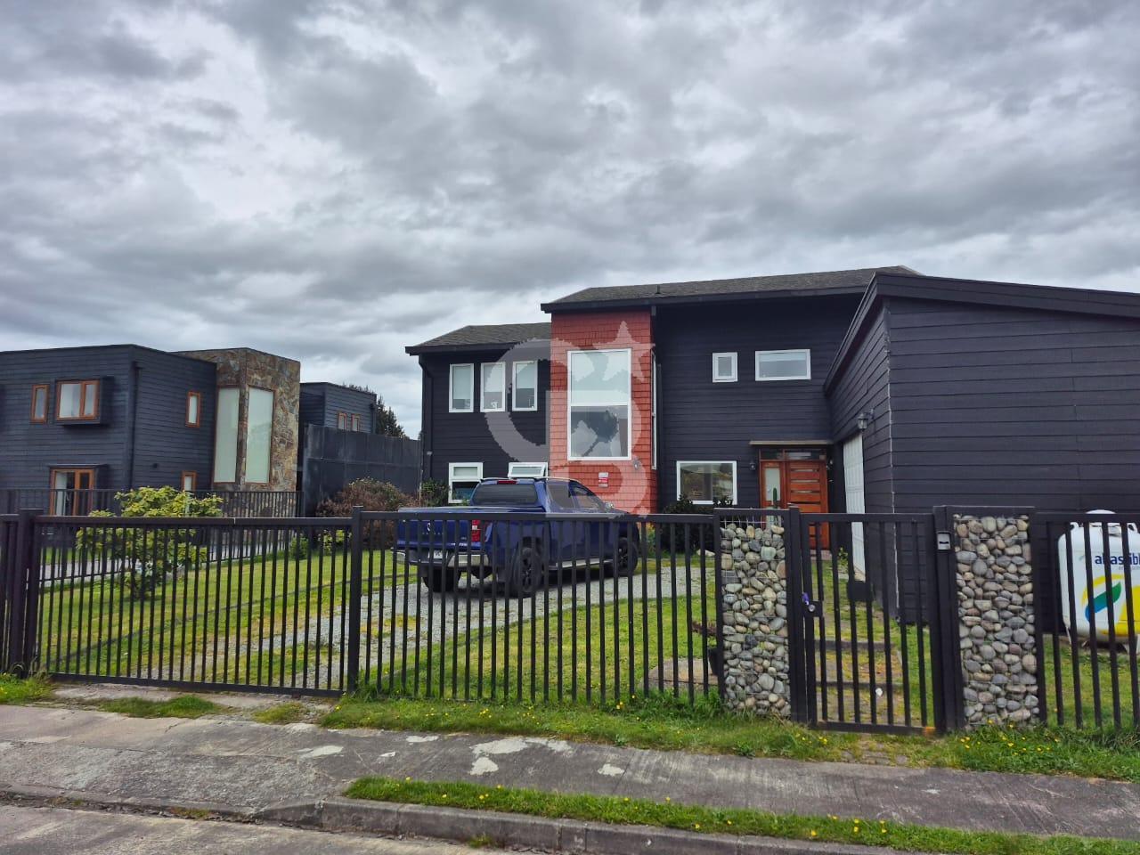 Puerto Varas, Chile, 4 Bedrooms Bedrooms, ,4 BathroomsBathrooms,Residential,For Sale,1987805