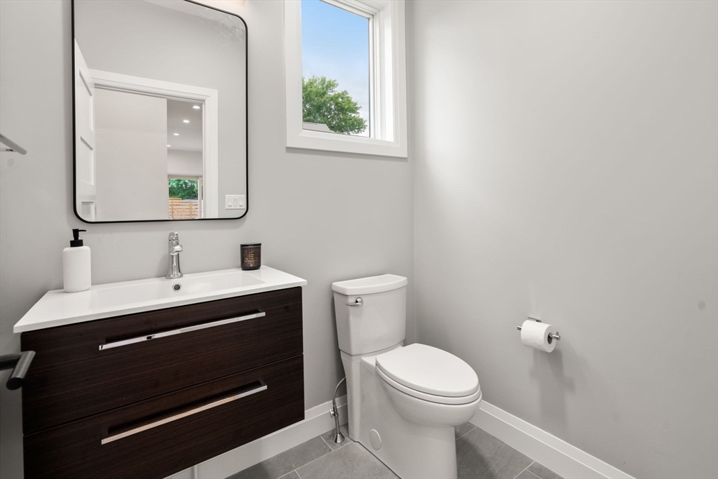Newton, Massachusetts, 02466, United States, 5 Bedrooms Bedrooms, ,5 BathroomsBathrooms,Residential,For Sale,1856429