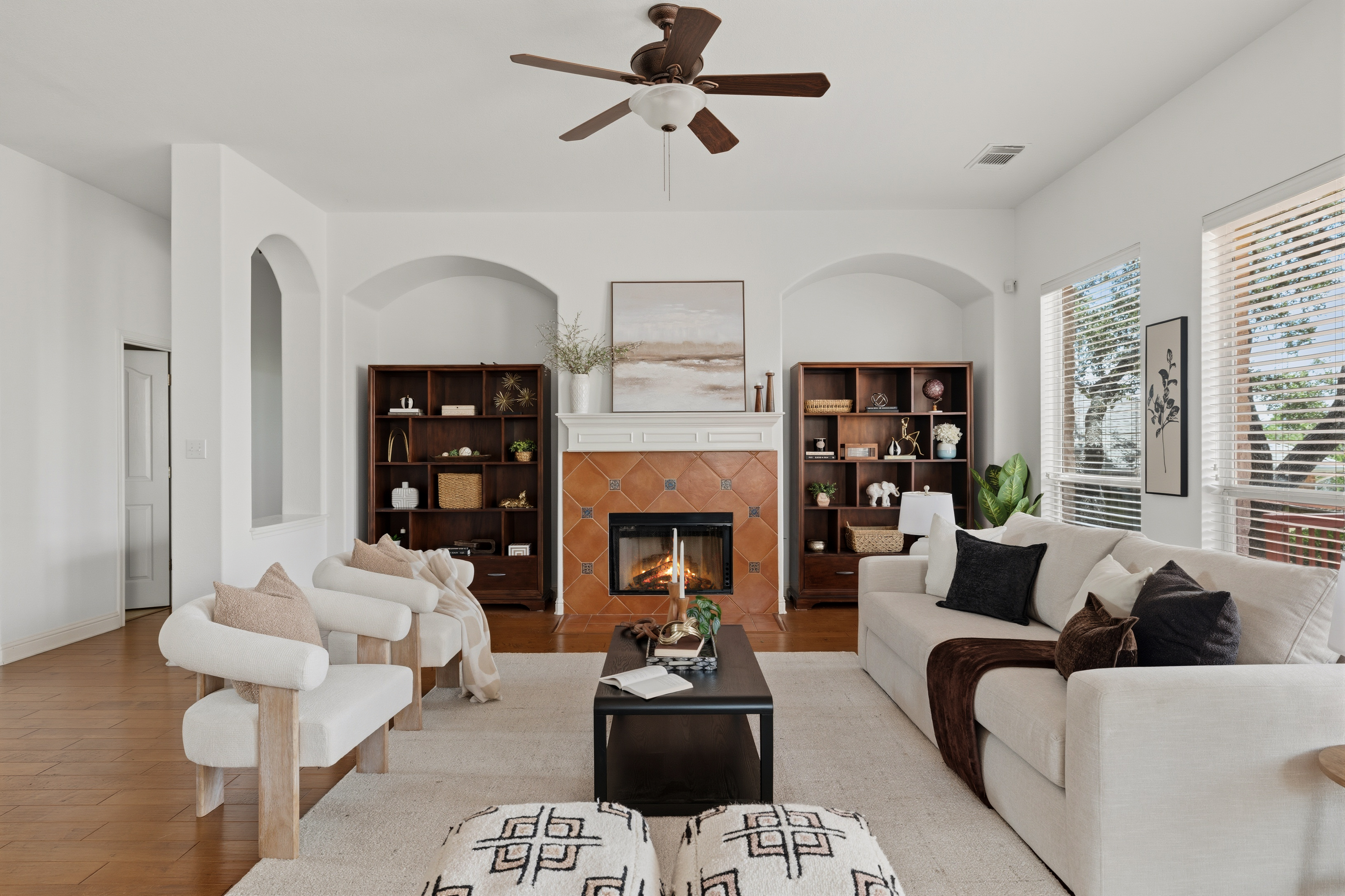  Elegant Luxury Backing to Pristine Greenbelt with Hill Country Views - 物件實景