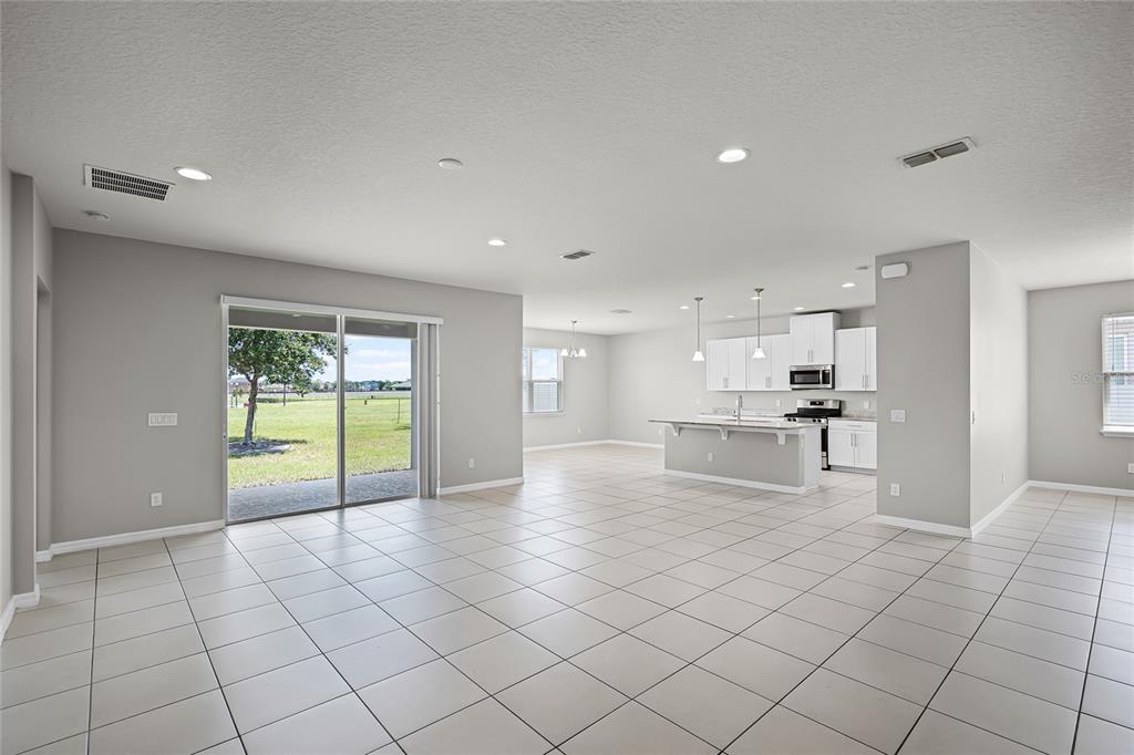 Apopka, Florida, 32712, United States, 4 Bedrooms Bedrooms, ,3 BathroomsBathrooms,Residential,For Sale,1940154