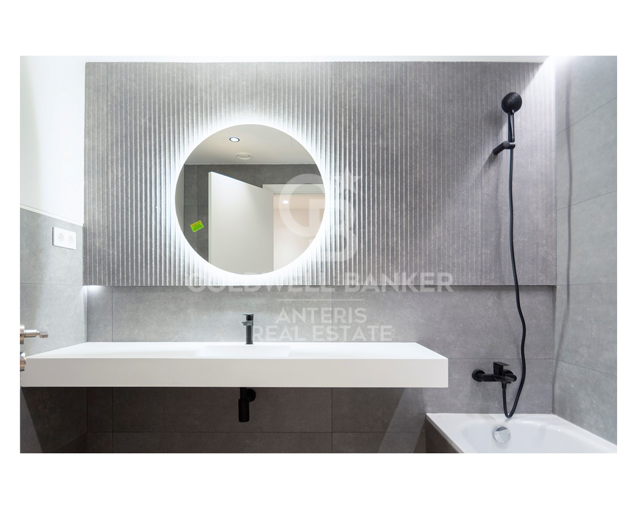 Barcelona, Barcelona, Gr?cia Barcelona, Barcelona, Barcelona, Catalonia, ES, 3 Bedrooms Bedrooms, ,2 BathroomsBathrooms,Residential,For Sale,Barcelona, Barcelona, Gr?cia Barcelona, Barcelona,1658807