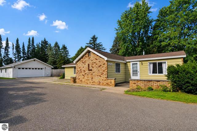 Division St, Cadillac, MI 49601