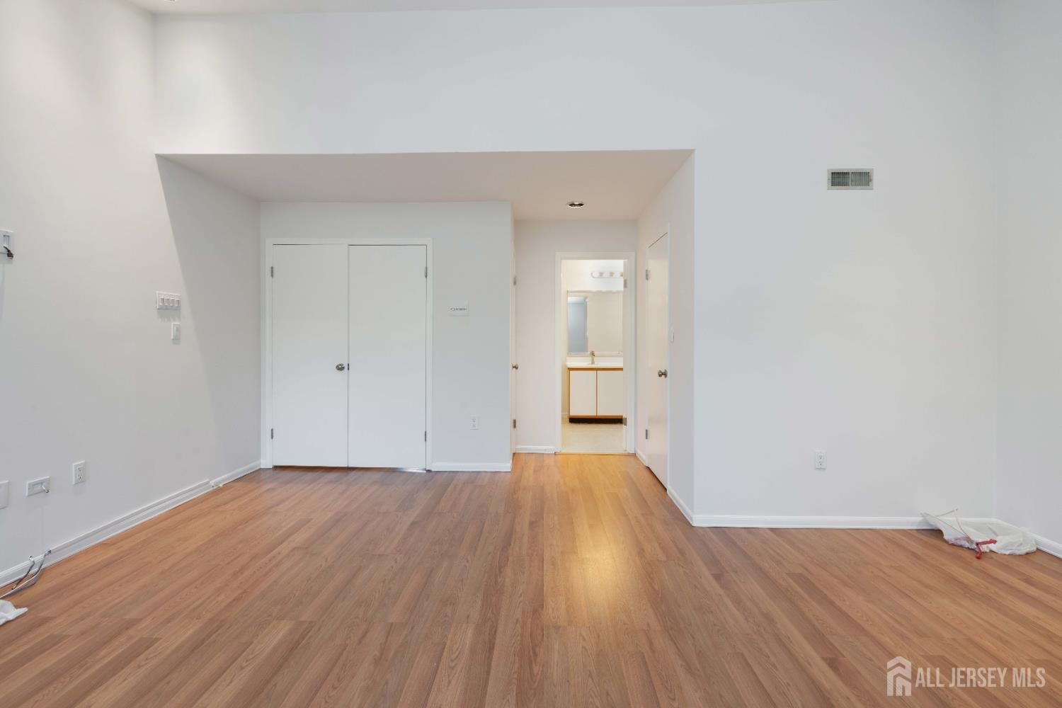 Sayreville, New Jersey, 08872, United States, 3 Bedrooms Bedrooms, ,3 BathroomsBathrooms,Residential,For Sale,1937577