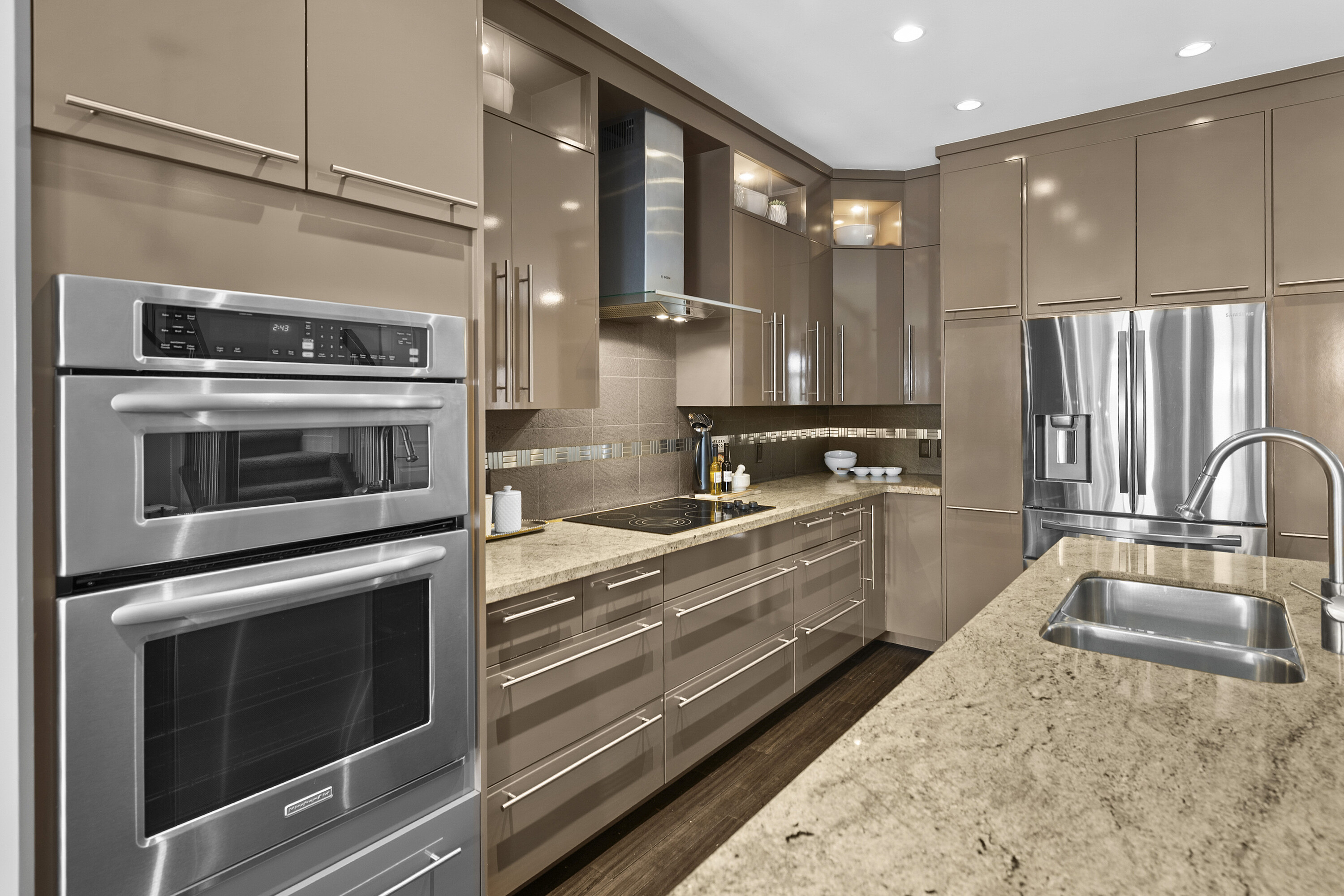  2040 46 Avenue SW, Calgary, AB - 物件實景