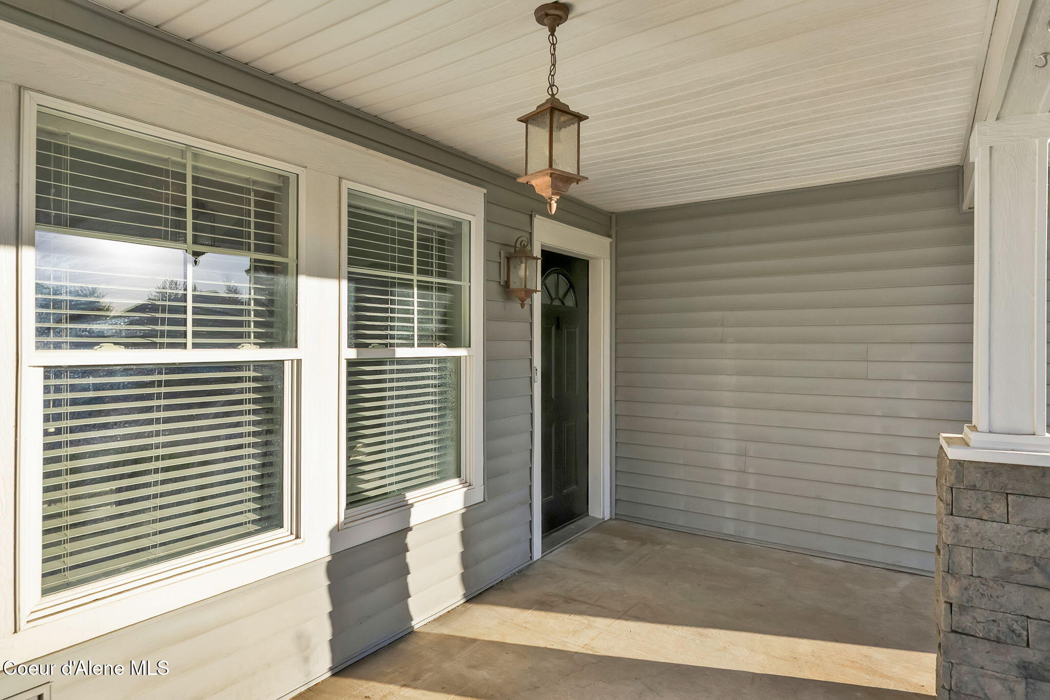 Coeur D'alene, Idaho, 83815, United States, 3 Bedrooms Bedrooms, ,2 BathroomsBathrooms,Residential,For Sale,1965651