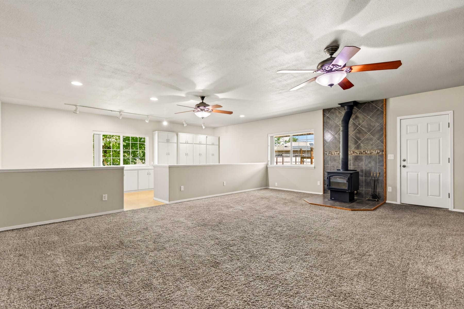  182 Justin Court Central Point, OR 97502 - 物件實景