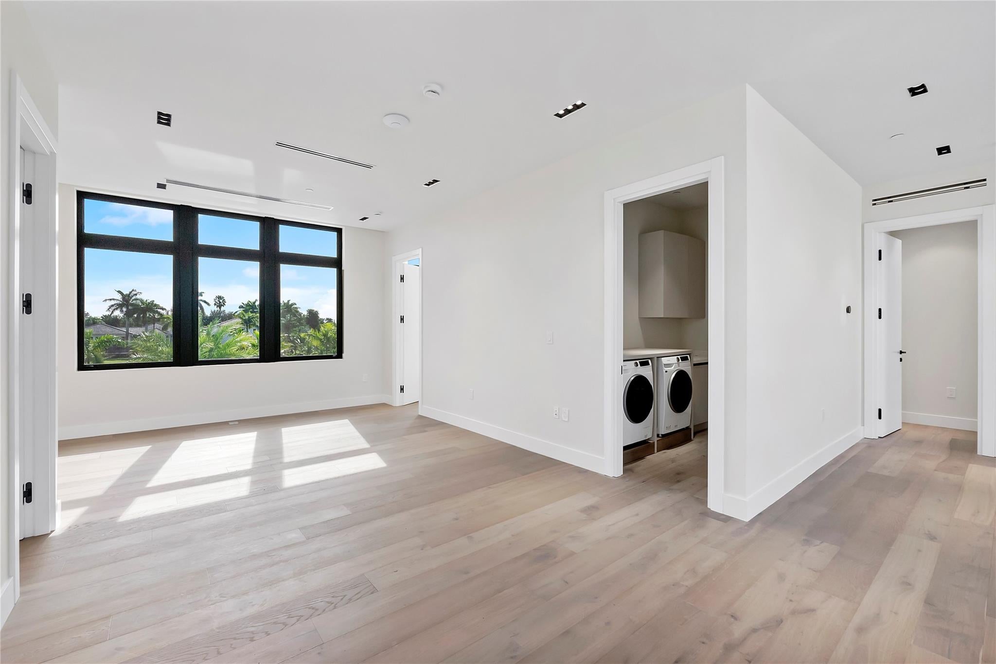 Plantation, Florida, 33323, United States, 6 Bedrooms Bedrooms, ,8 BathroomsBathrooms,Residential,For Sale,1984384