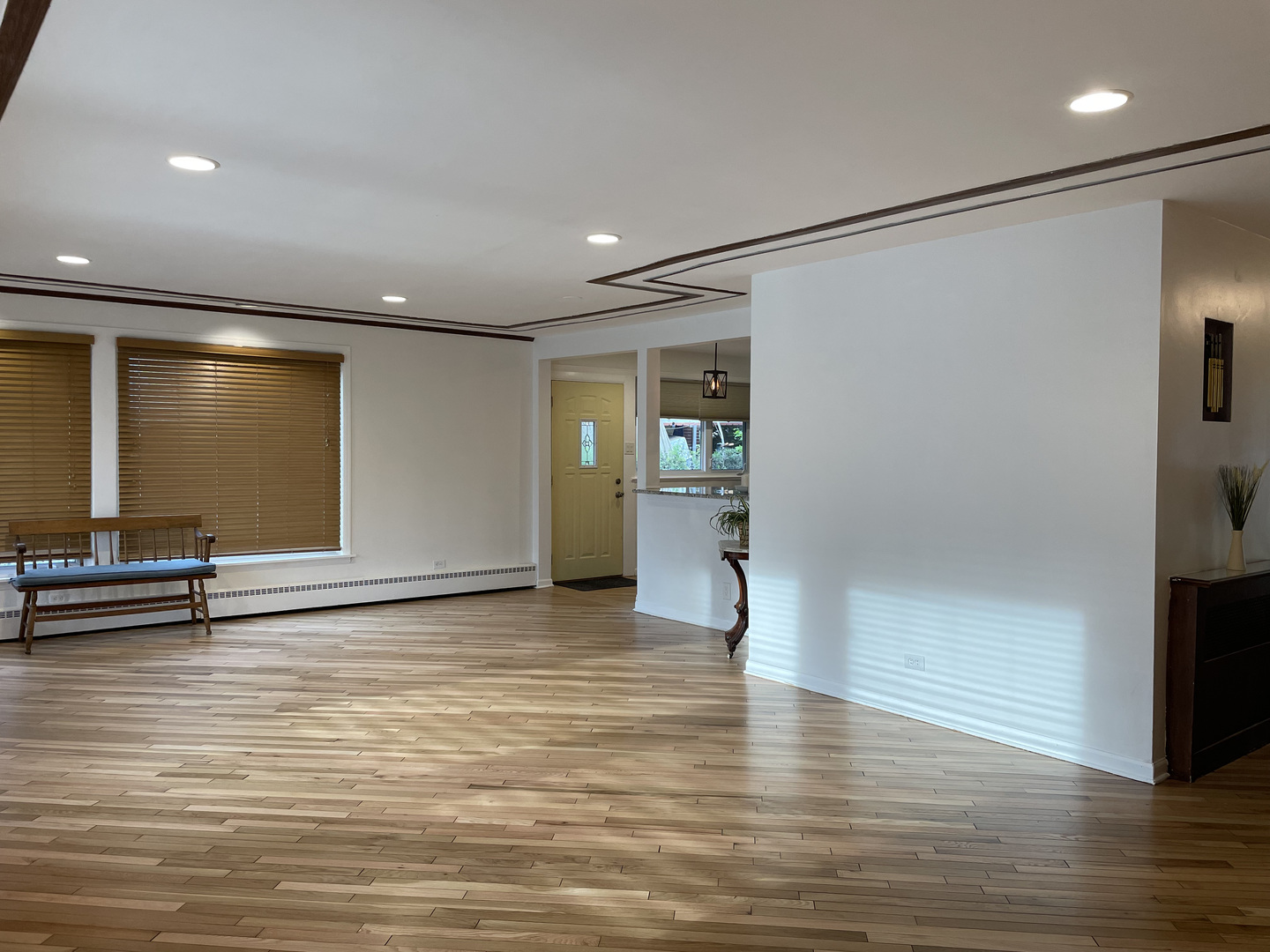 Skokie, Illinois, 60076, United States, 3 Bedrooms Bedrooms, ,3 BathroomsBathrooms,Residential,For Sale,1932038