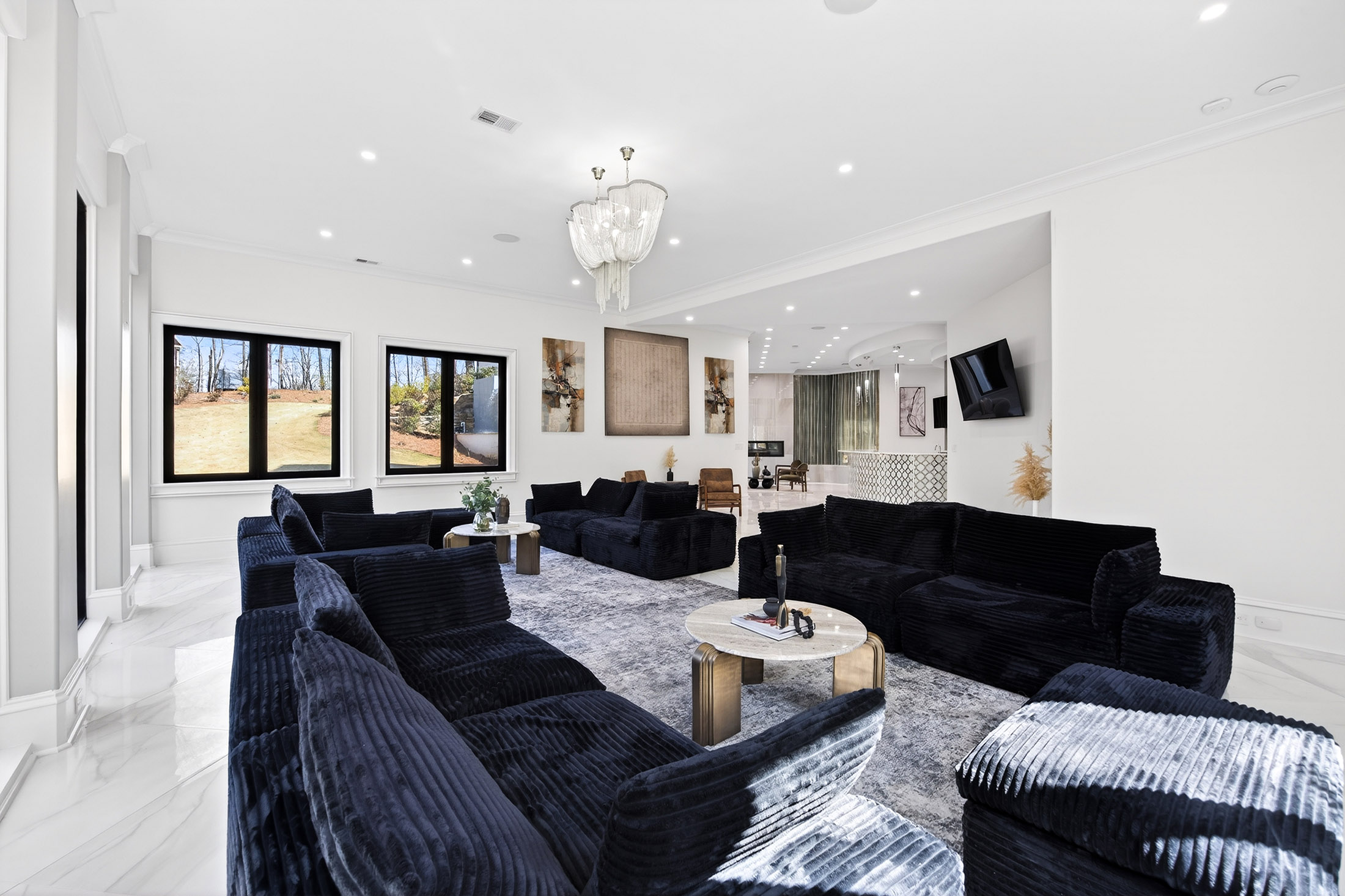  Exceptional Gated Estate with Resort-caliber Grounds - 物件實景