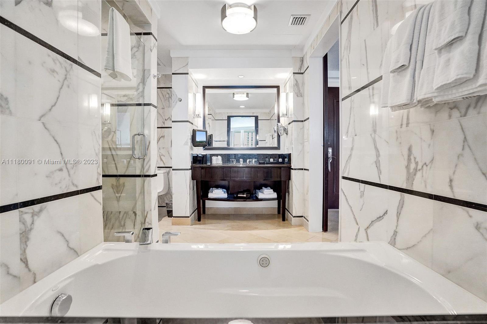 4391 Collins Ave Unit 1016, Miami Beach, Florida, 33140, United States, ,1 BathroomBathrooms,Residential,For Sale,4391 Collins Ave Unit 1016,1620018