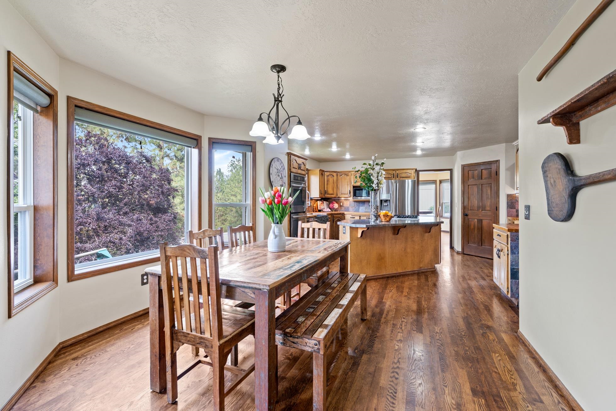 Nine Mile Falls, Washington, 99026, United States, 5 Bedrooms Bedrooms, ,4 BathroomsBathrooms,Residential,For Sale,1895080