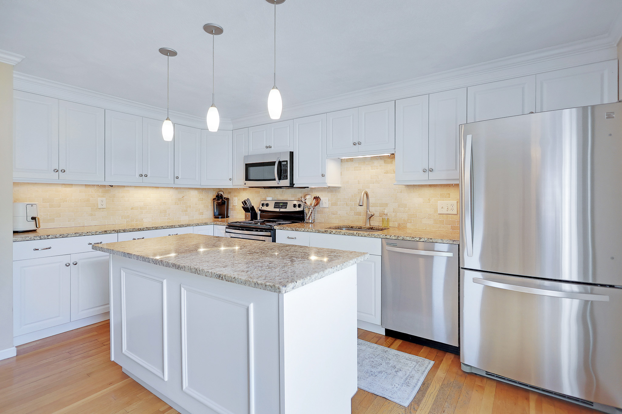North Andover, Massachusetts, 01845, United States, 2 Bedrooms Bedrooms, ,2 BathroomsBathrooms,Residential,For Sale,2048413
