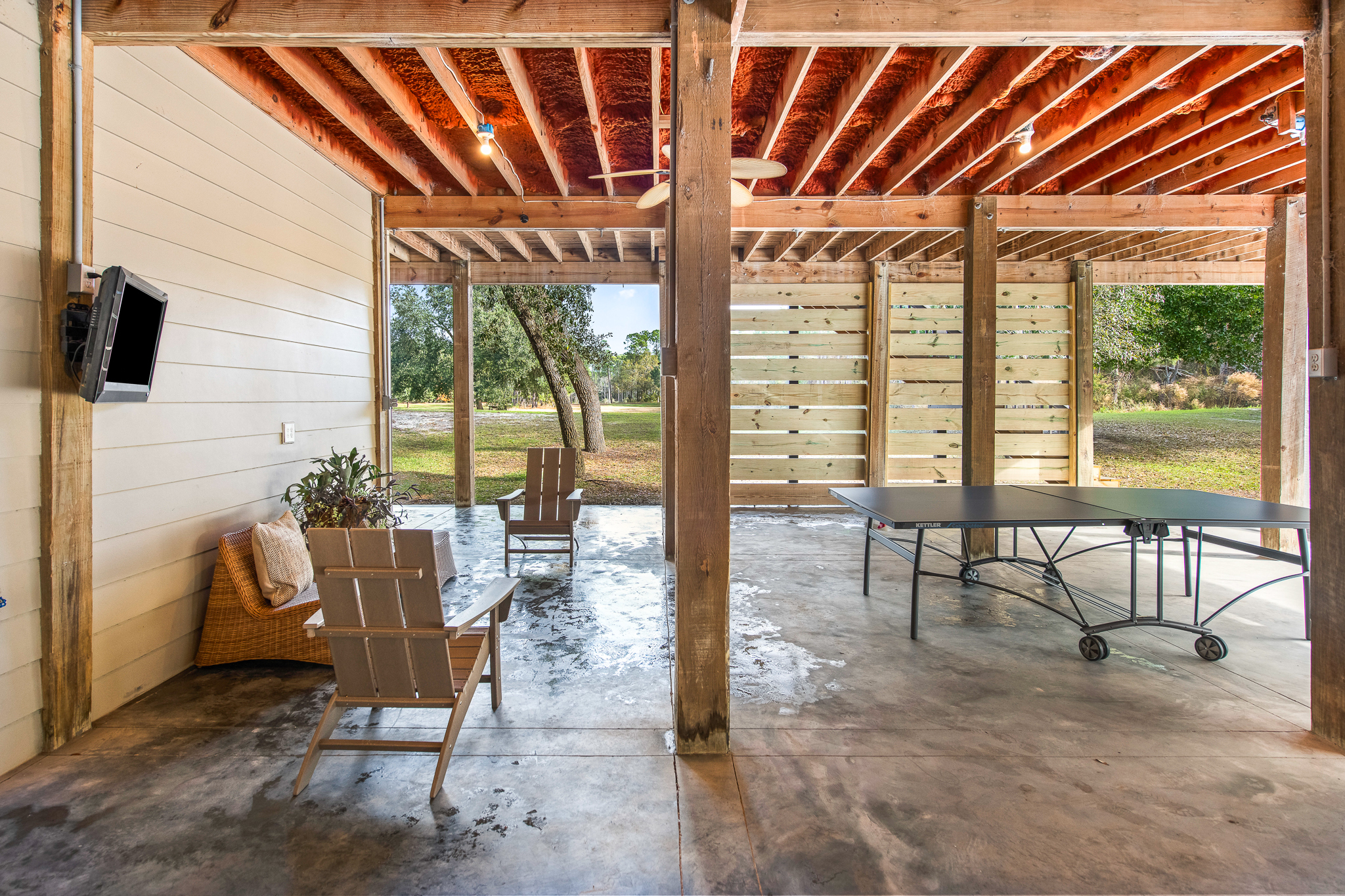  Furnished Coastal Retreat on Over an Acre with Pickleball Court - 物件實景