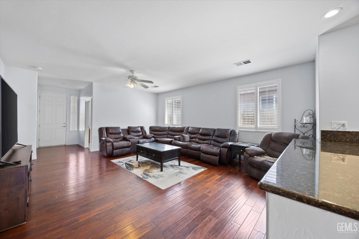 Bakersfield, California, 93313, United States, 5 Bedrooms Bedrooms, ,4 BathroomsBathrooms,Residential,For Sale,1984687