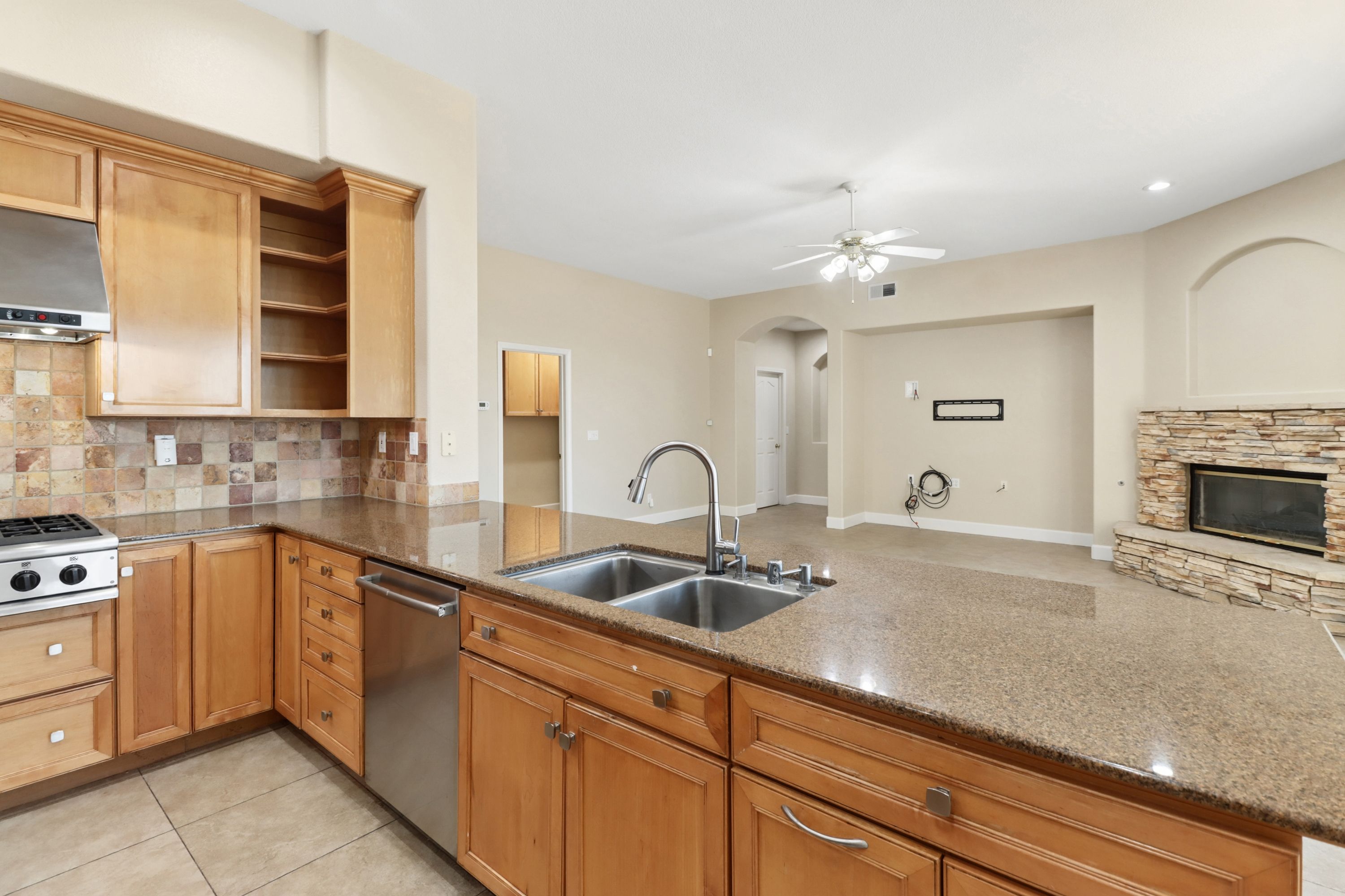  1294 Souza Drive, El Dorado Hills, CA 95762 - 物件實景