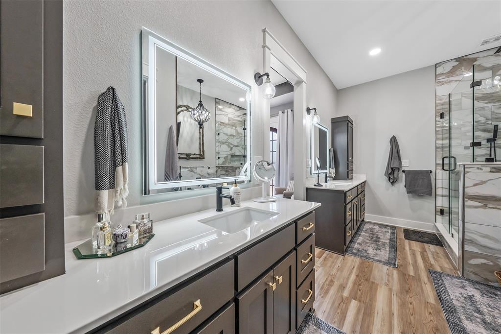 Mineola, Texas, 75773, United States, 3 Bedrooms Bedrooms, ,3 BathroomsBathrooms,Residential,For Sale,1947145