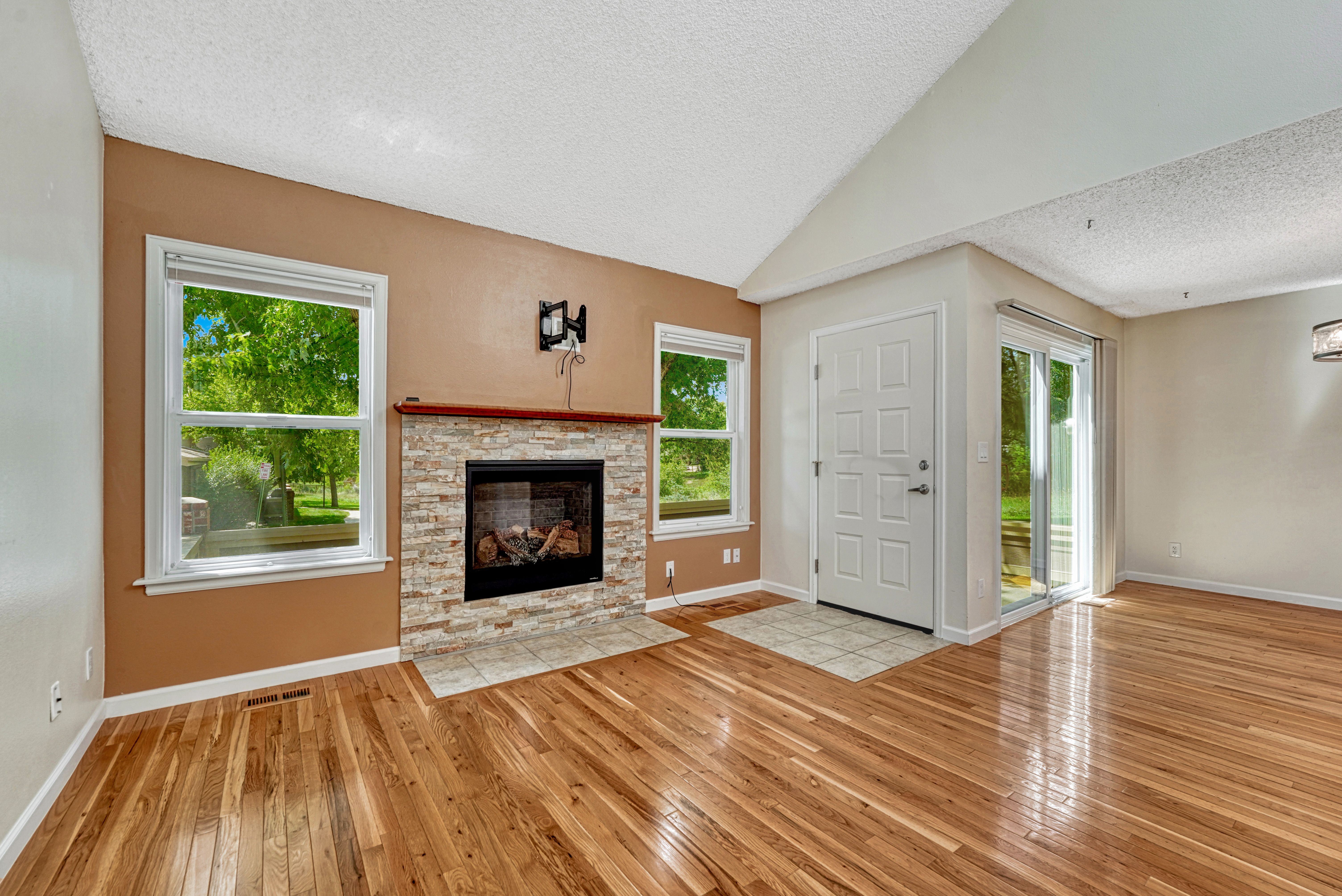  Rockrimmon Townhome with Trail Access & Private Patio - 物件實景