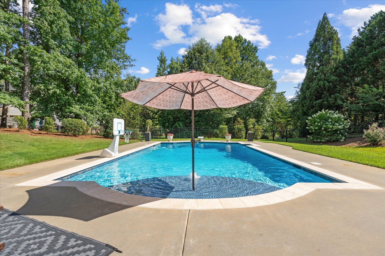 Carrollton, Georgia, 30116, United States, 6 Bedrooms Bedrooms, ,5 BathroomsBathrooms,Residential,For Sale,1893657