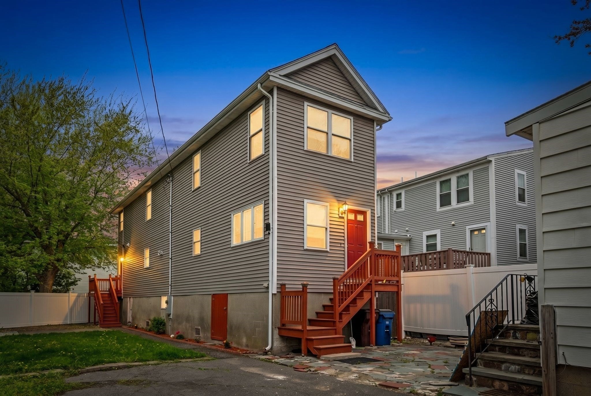 Revere, Massachusetts, 02151, United States, 2 Bedrooms Bedrooms, ,3 BathroomsBathrooms,Residential,For Sale,2008626